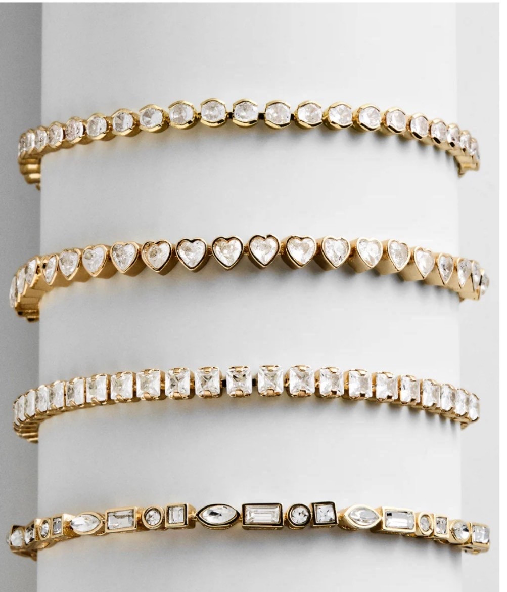 BaubleBar $10 stacking bracket sale

#LTKootd #LTKSaleAlert