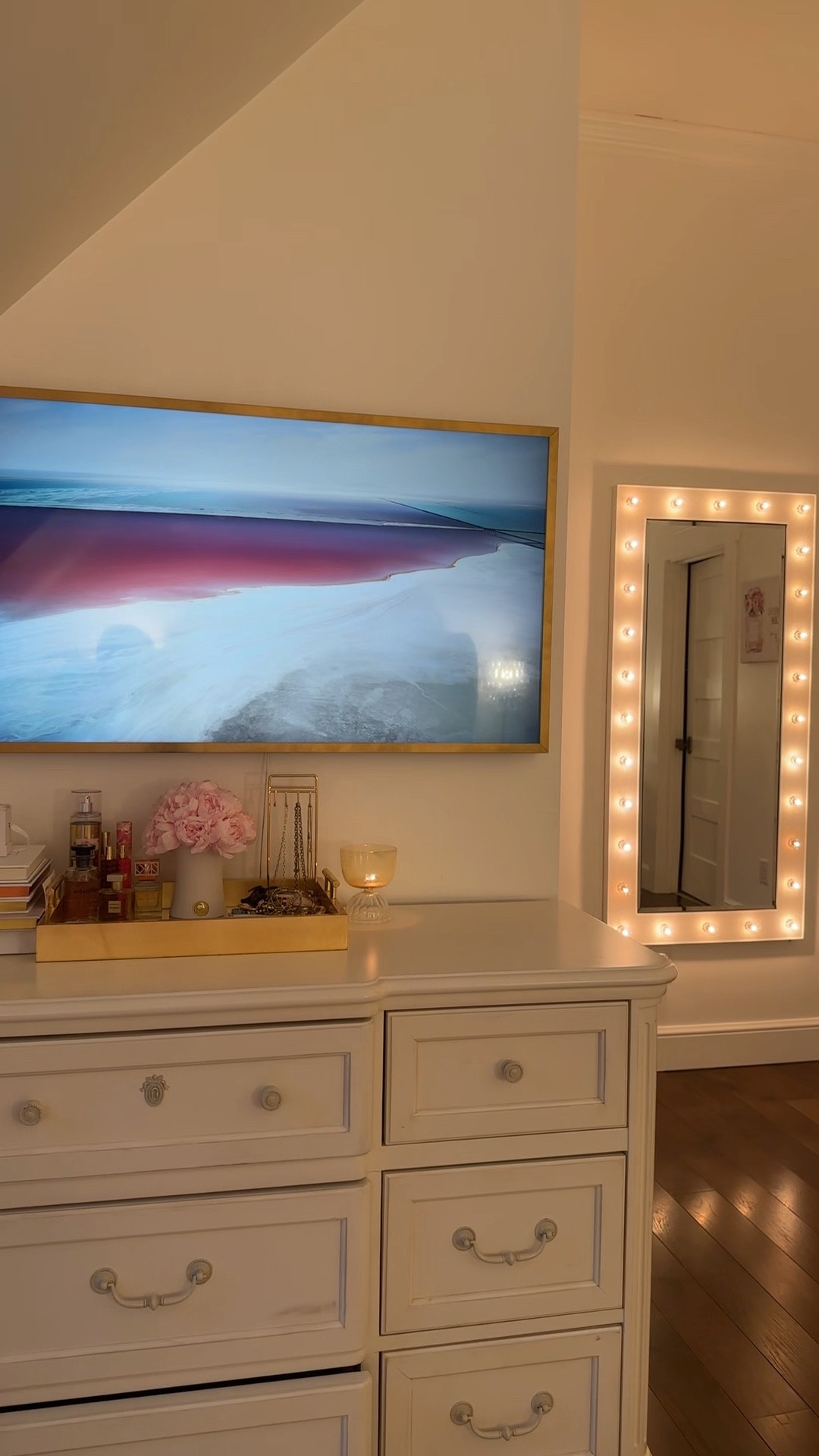 Room tour & room decor inspo 🥂🥂🥂 chic room tour | chic home decor | chic room decor | teen girl bedroom inspo | chic bedroom inspo | fashion home decor | fashion room decor | pottery barn teen room decor | Serena and lily bedding | hotel room home decor | chic home

#LTKHome #LTKSeasonal #LTKVideo