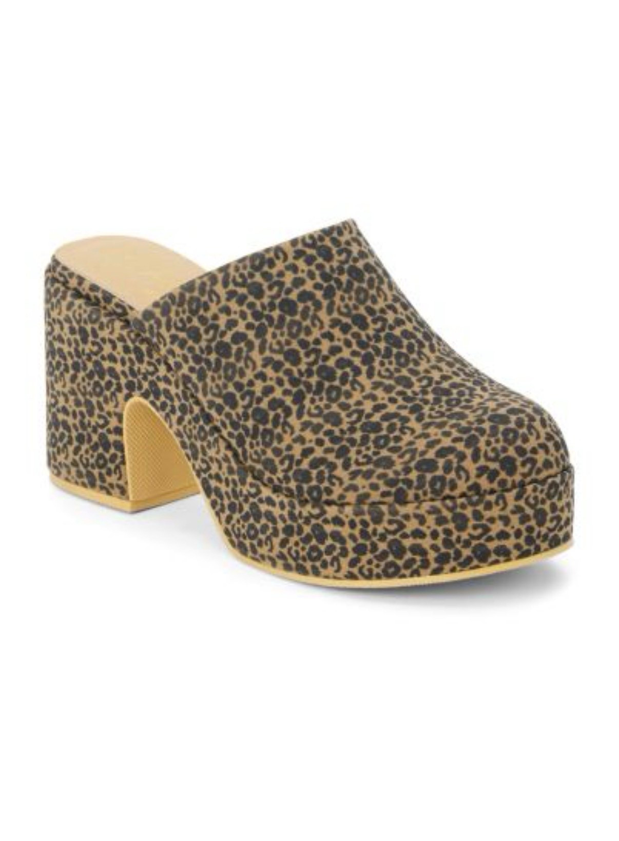 Cutest leopard clogs! 
#Matisse #leopardshoes #musthave 