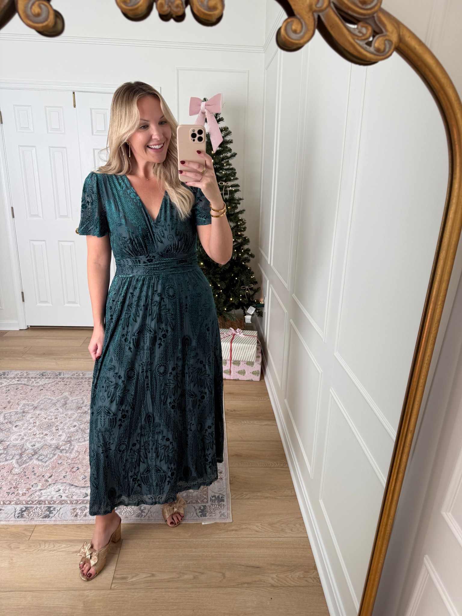 Wedding guest dress - holiday outfit - wearing a med

#LTKWedding #LTKHoliday #LTKMidsize