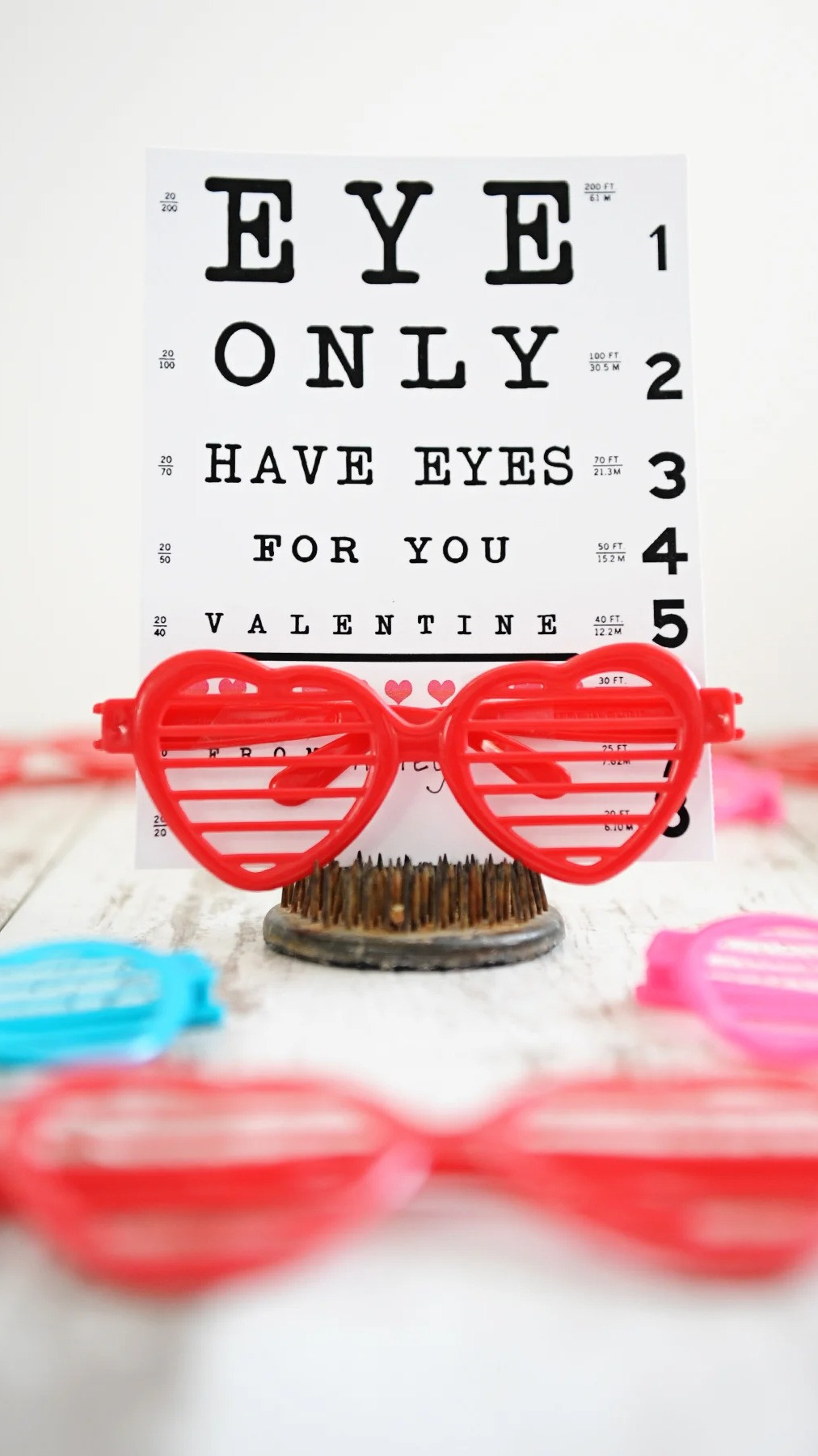 FREE VALENTINE CARDS | Download these free printable Valentine cards over on my blog, print on 110lb cardstock, cut out with a paper trimmer and add cute plastic sunglasses. Everything you need is linked here.


 

 #LTKValentine #LTKmomlife #LTKKids