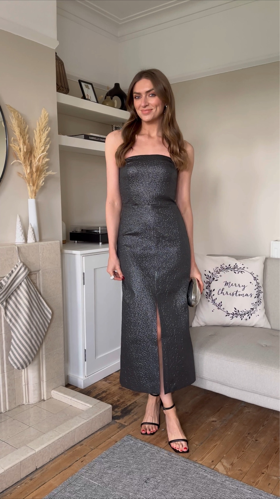 Wearing an XS reg in the Abercrombie metallic strapless dress 
I wear the REG length 
I’m 5ft 6 


New years outfit, Christmas party outfit 

#LTKuk #LTKwinter #LTKeurope