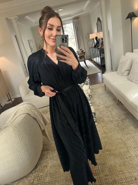 Love this dress so much. 🖤 an elevated “basic” black dress that you can wear anywhere is always a staple find in my closet. This one is affordable and comes in two other colors
Wearing a medium in dress 

#LTKfindsunder50 #LTKstyletip