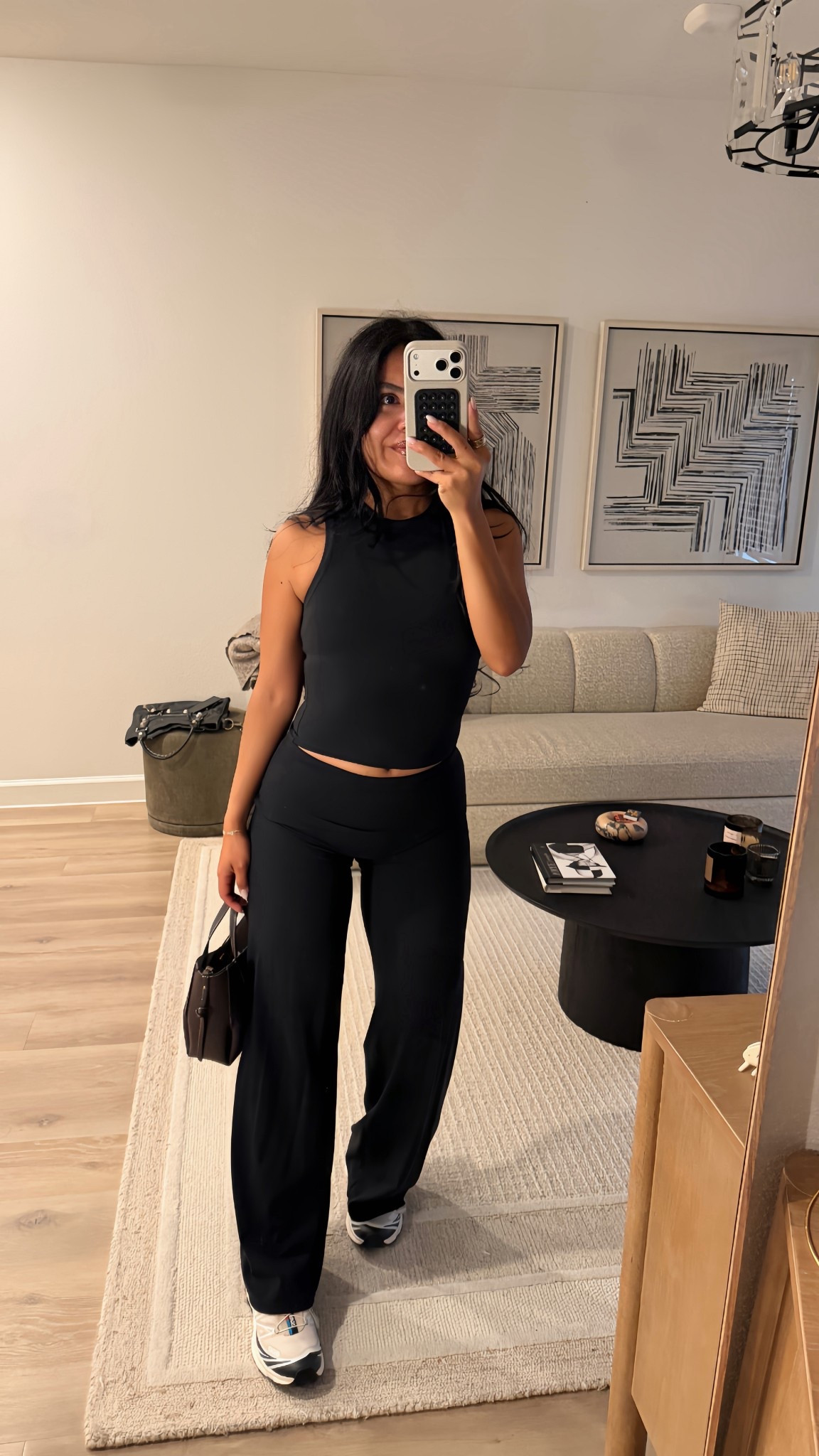 Friday gym fit!! Wearing a small in both 