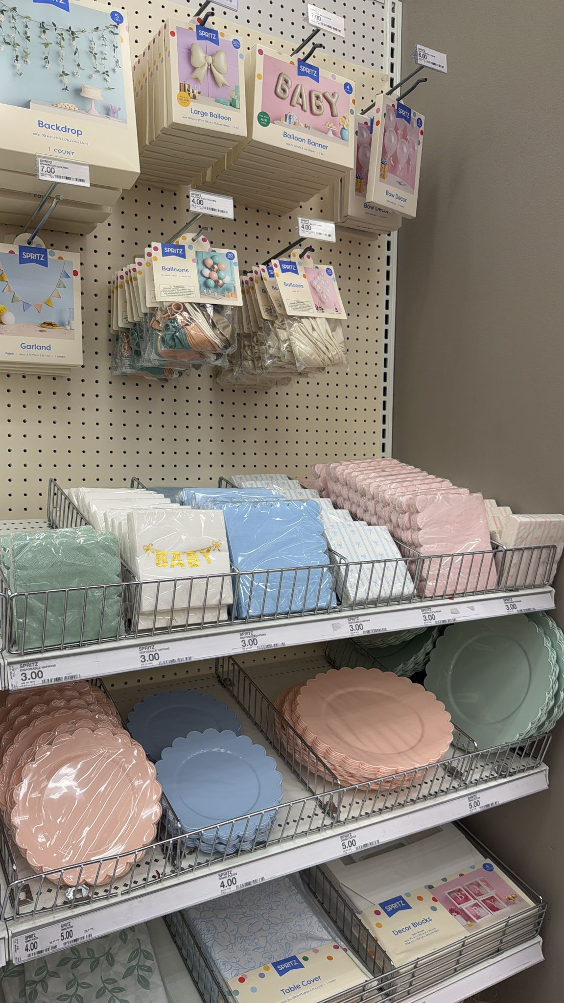 Sharing some things I found in store at Target! These napkins with the scalloped edging were darling. I died over these plastic scalloped plates! Some people would use them once. I think you could easily hand wash them and use a few times for hosting this summer! 

 #LTKfoodie #LTKSeasonal #LTKHome