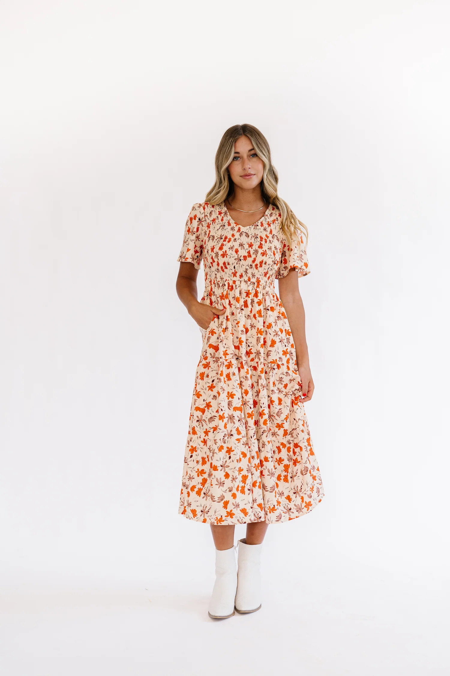 Tayla Dress in Dark Cream | FEHRNVI