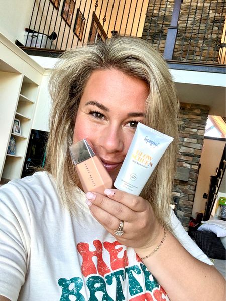 My favorite tinted sunscreen & all over glow! 

Sephora sale. Makeup. Less is more. Tinted moisturizer 


#LTKxSephora #LTKsalealert #LTKbeauty