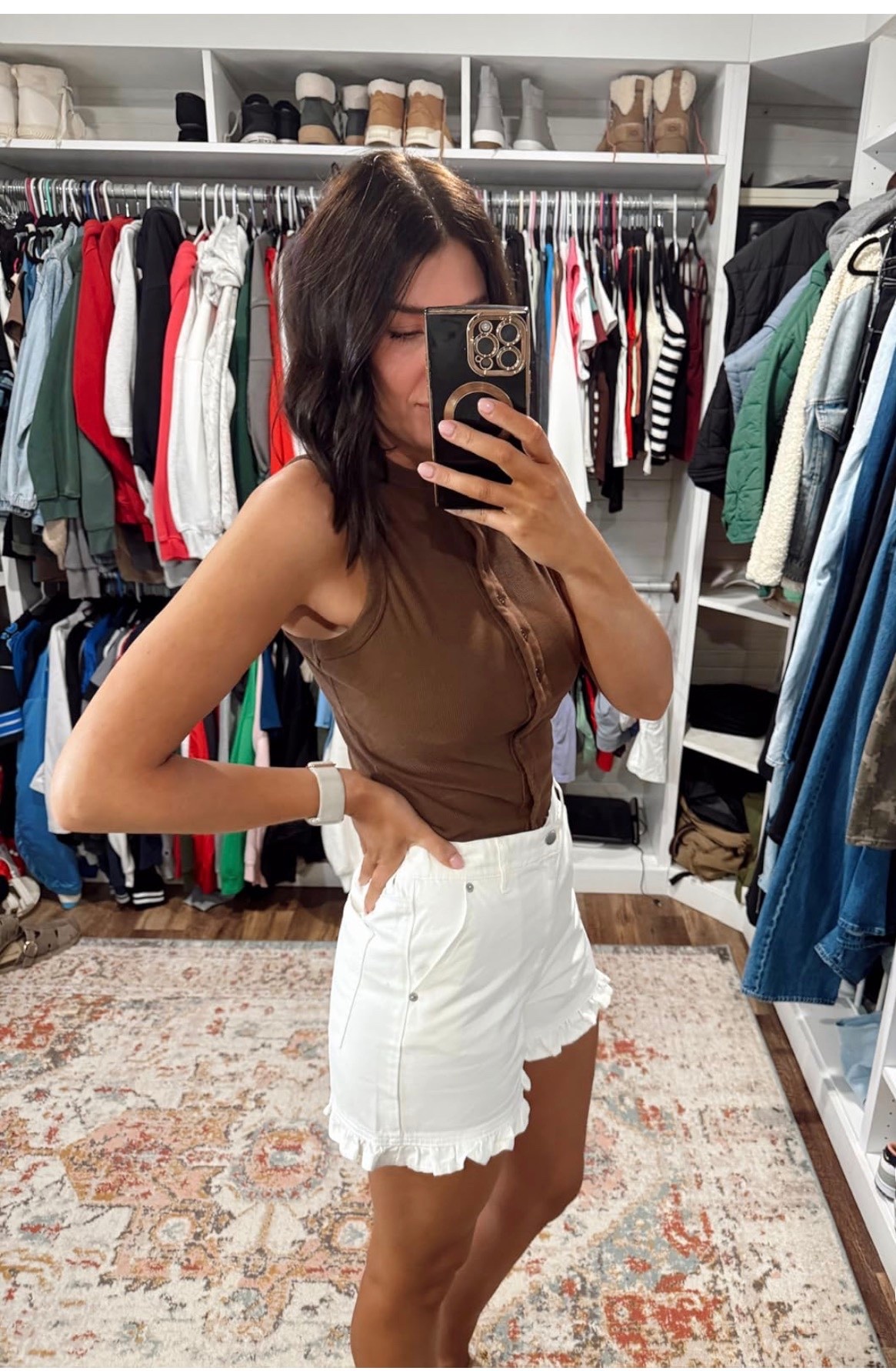 The ruffle on these denim shorts is so cute 😍 

#LTKootd #LTKdayinmylife #LTKgrwm