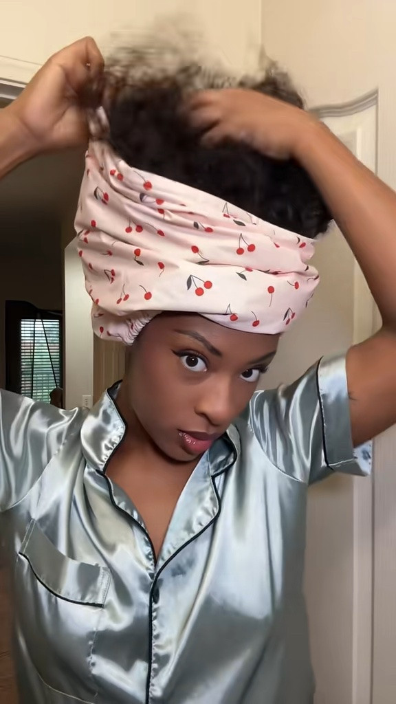 Keep your hair protected with the Kitsch Satin-Lined Shower Cap. Designed with a waterproof outer layer and a soft satin lining, it helps reduce frizz, minimize breakage, and preserve blowouts, curls, braids, and other protective styles. Comfortable, reusable, and perfect for everyday use.

#Kitsch #SatinShowerCap #HairCare #HealthyHair #NaturalHair #ProtectiveStyles #SilkPress #CurlyHair #FrizzFree #BeautyRoutine #HairEssentials #SelfCare #BeautyFinds #PinterestFinds #HairGoals #Ad

#LTKmorningroutine #LTKHome #LTKBeauty