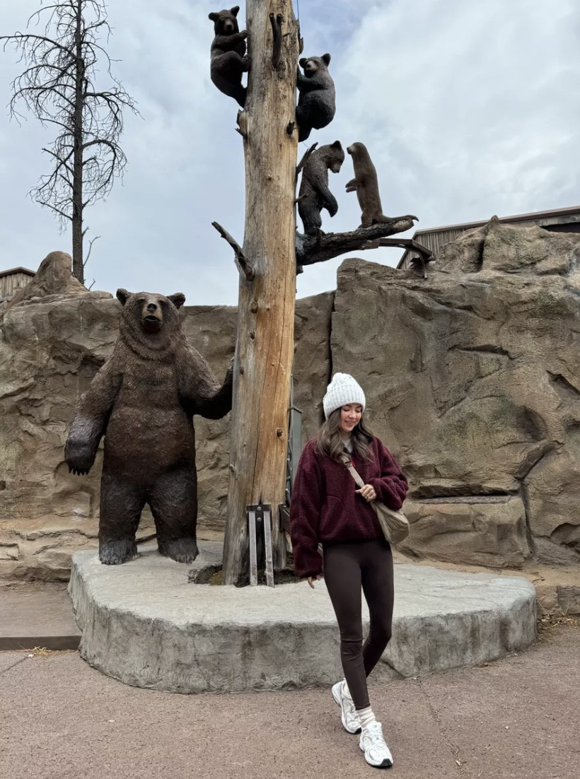 The cutest winter morning hike/walk outfit!

Winter fashion, cozy outfit, athletic outfit, cozy Sherpa jacket, morning walk outfit, trendy mom, winter athletic outfit

#LTKStyleTip #LTKActive #LTKHoliday