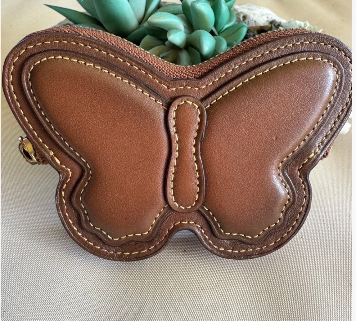 vintage coach Leather Butterfly Coin Case

#LTKootd #LTKgrwm #LTKU