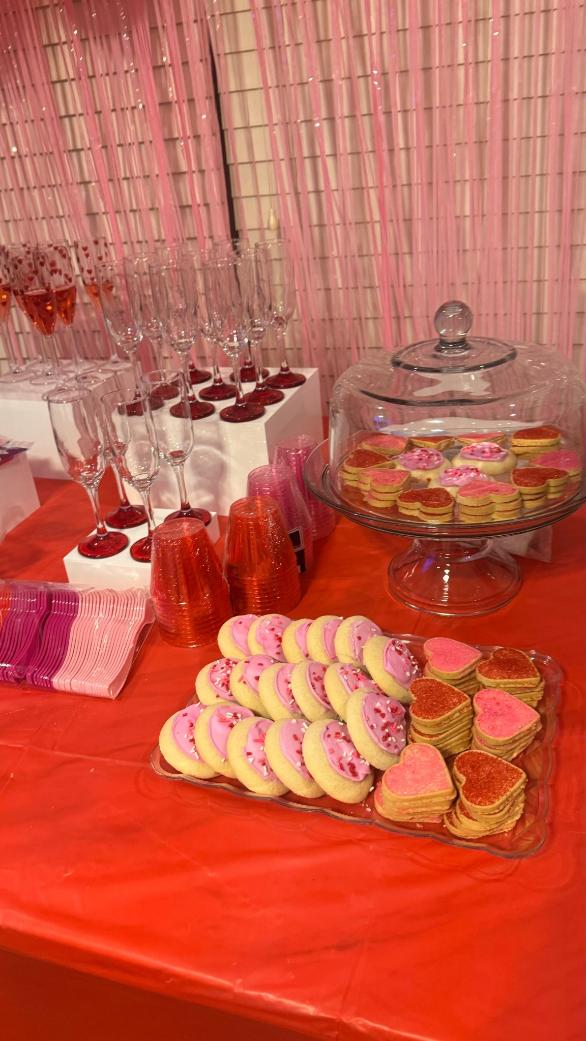 cute table set up for your guest at your party , very affordable and nice 

#LTKValentine