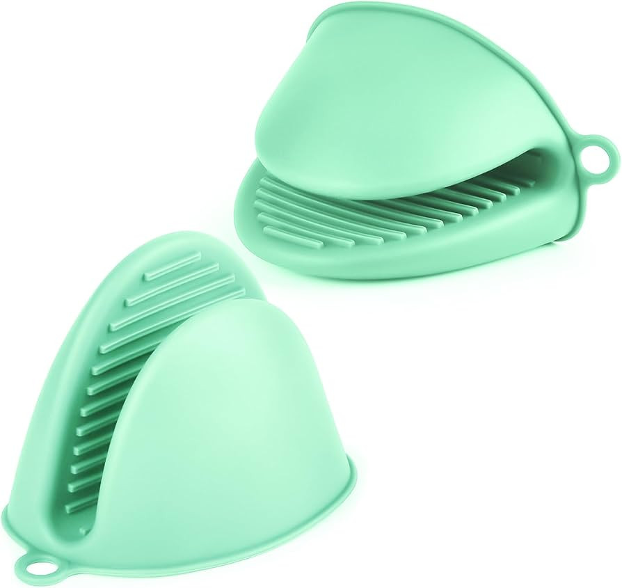 AUAUY 1 Pair Mini Silicone Oven Mitts, Heat Resistant Pot Holders Mitts, Cute Oven Pinch Grip Glo... | Amazon (US)