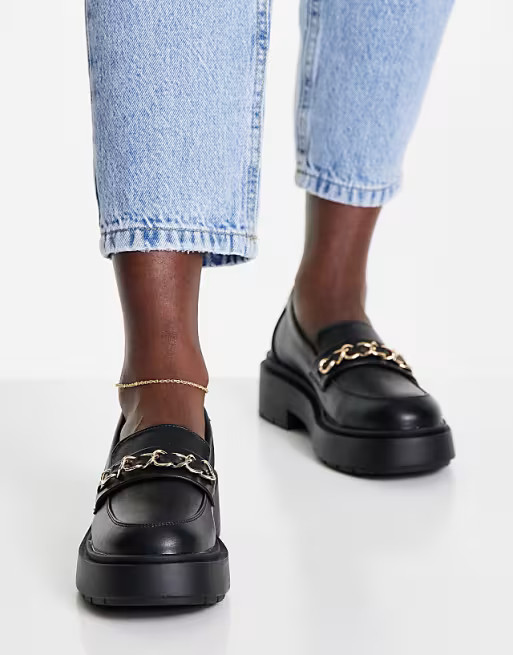 New Look chunky loafers with chain detail in black | ASOS (Global)