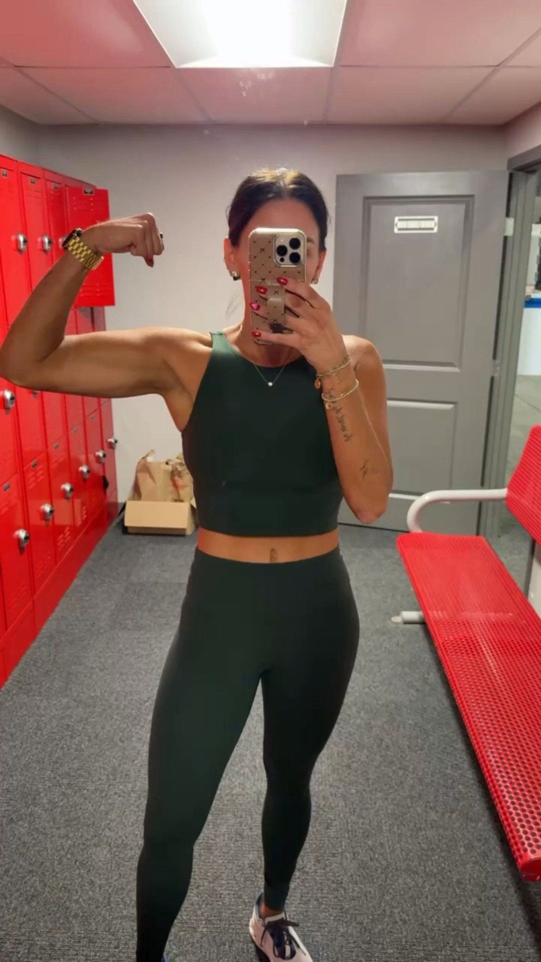 Top-6
Leggings-4
Also linking my self tanner!

#LTKActive #LTKStyleTip #LTKFitness