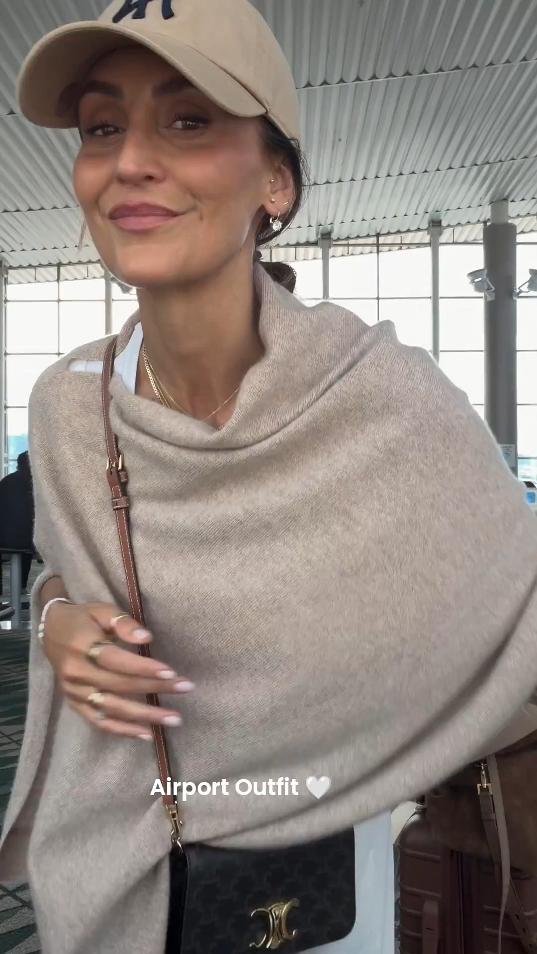 How I wore these cult favorite pants for my last international flight. Wore a size small for a more comfortable fit, the light fabric is perfect for keeping you warm but not suffocating on the long haul flights!

#LTKSaleAlert #LTKSeasonal #LTKTravel