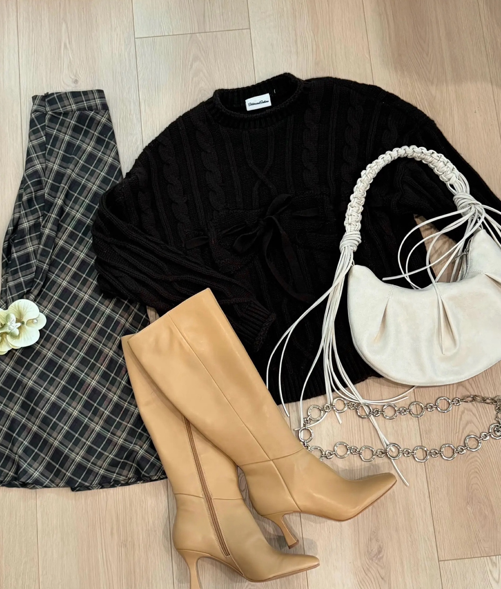 Holiday outfit inspo 🤍

Holiday outfit, Christmas outfit, plaid skirt, maxi skirt, sweater, boots, winter outfit 

#LTKSeasonal #LTKStyleTip #LTKHoliday