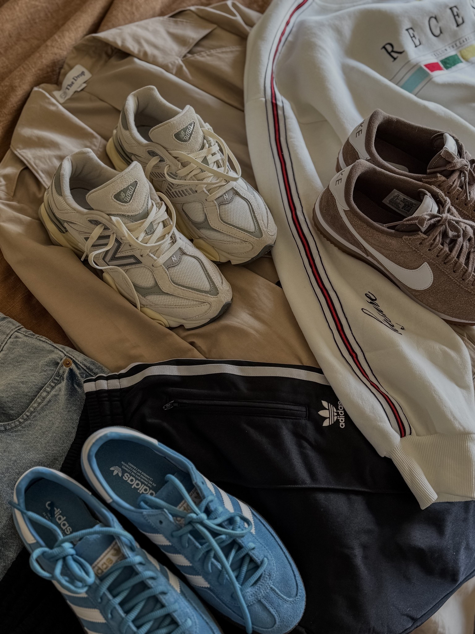 #essentials #sneakers #adidas #newbalance #nike #firebirds #trenchcoat #h&m #yllwthelabel 

#LTKShoeCrush #LTKTravel #LTKStyleTip