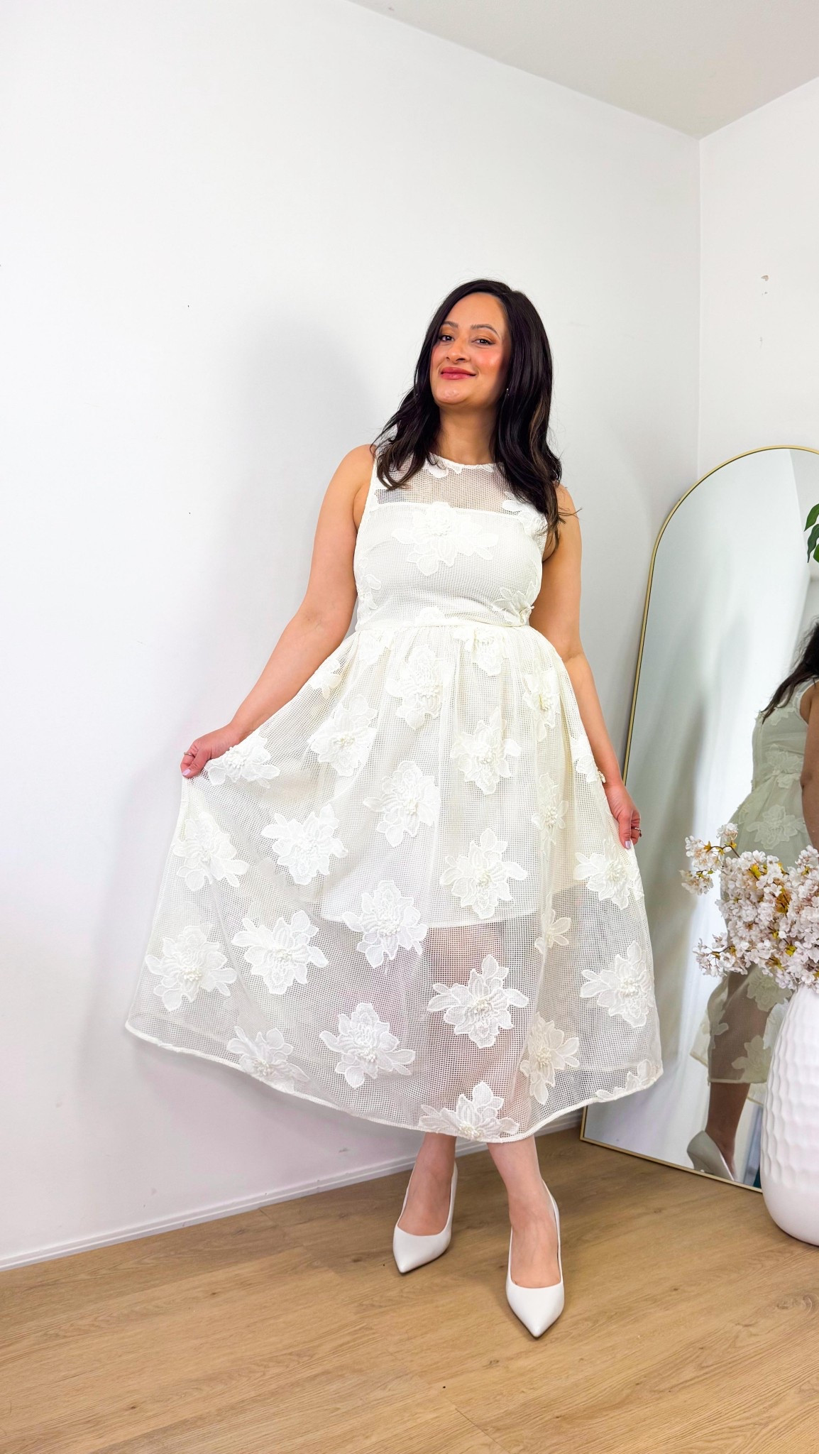 Hi 👋🏼 if this reel finds you, and you decide to stick around, it would make my day 🫶🏻
Come say HI in the comments 🤩

Dress @shein_ca 
Linked on my LTK, link in my bio 🔗

Product code: 60405046

Coupon code: Charu25Q2

Comment SHOP for dress link 🔗 

#sheintrends #sheincurve #sheingals #sheinfashion #sheinforall #loveshein #sheinpartner #midsize #curvefashion #midsizefashionblogger #explore #styletips #canadianfashionblogger

#LTKdresses #LTKmidsize #LTKsummer