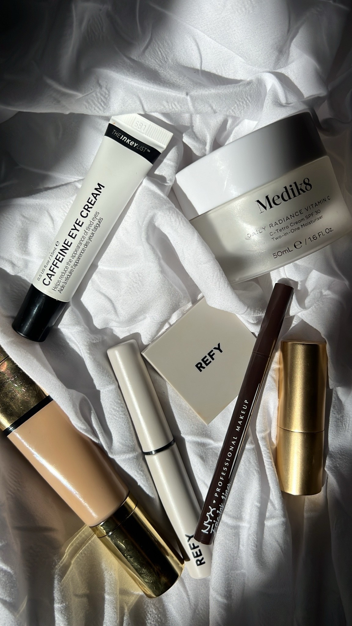 Beauty products I’ve repurchased recently 🙌🏼 I wear shade 2N2 buff in Estée Lauder, Refy malaya cream blush, kitten mischief Lisa Eldridge lipstick

#LTKuk #LTKbeauty #LTKeurope