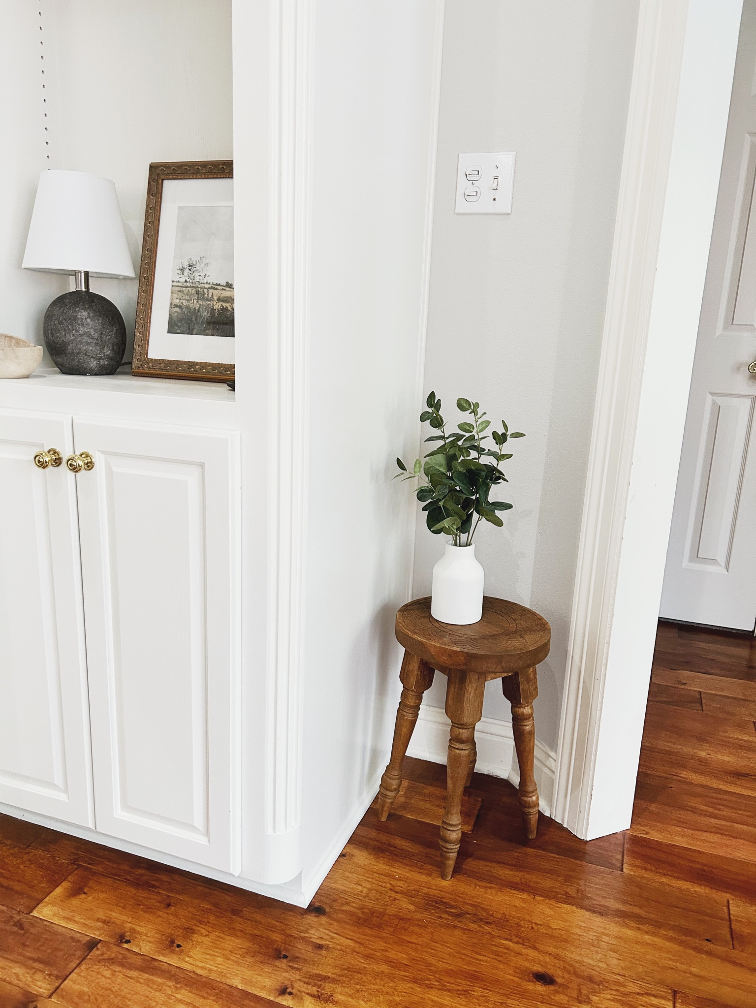 Simple spring decor in my living room. 

Spring home decor, spring must haves, spring haul, simple modern, neutral decor, neutral home decor, neutral living room, corner decor, living room decor, living room inspo, living room wall decor, white living room, livingroom, livingroom decor, vintage decor, vintage home, vintage inspo, wood stool, carved wood stool, plant stand, corner stool, accent stool, wood plant stand, printable wall art, digital wall art, gold frame, vintage frame, grey lamp, gray lamp, gray table lamp, grey table lamp, mini accent lamp, bookshelf decor, decor bookshelf, Amy Leigh life, 

#amyleighlife
#livingroominspo

#LTKFind #LTKhome #LTKunder100