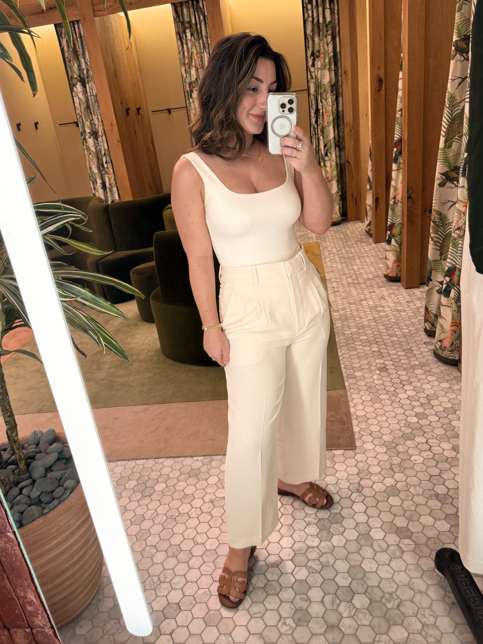 Aritzia now on LTK!!
Bodysuit size small
Pants petite friendly size 6 cropped (normally a 27 in jeans)

#LTKfindsunder100 #LTKfindsunder50 #LTKstyletip
