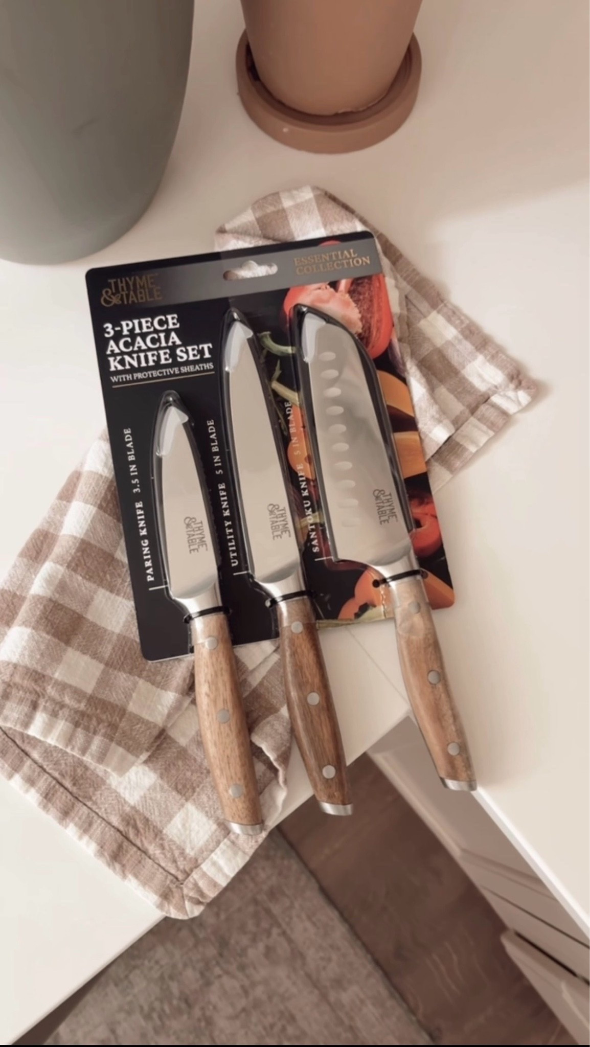 3piece knife set from Walmart. Love the wood handles.