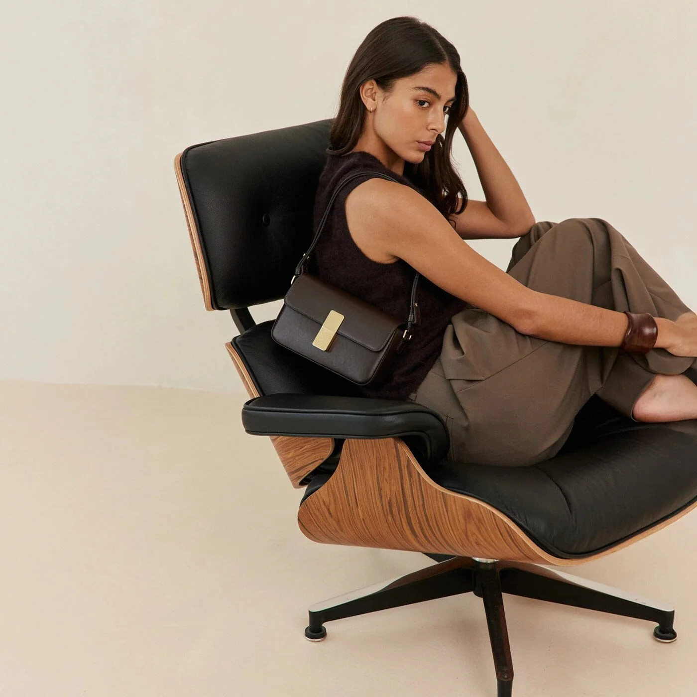 Monceau Baguette Gold Edition - Chocolate Box Leather | ATELIERS AUGUSTE