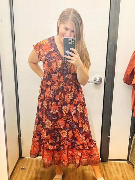 This dress is a perfect fall outfit for this Florida weather 🤎 would be great for family photos or work with a blazer or cardigan 

Old Navy | floral dress | midi dress 

#LTKmidsize #LTKfindsunder100 #LTKworkwear