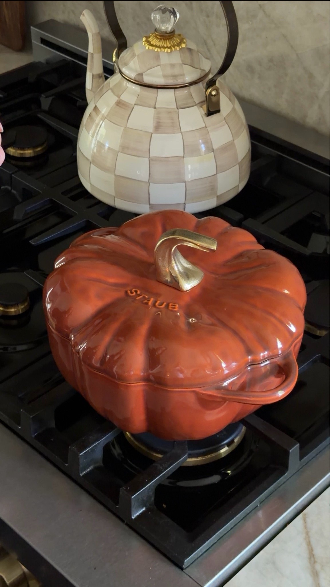 My FAVORITE fall kitchen find is on major sale during @wayfair Epic Fall Sale! Linked my favorite finds that are up to 70% off + free shipping on orders over $35

#ad #wayfair #wayfairpartner
