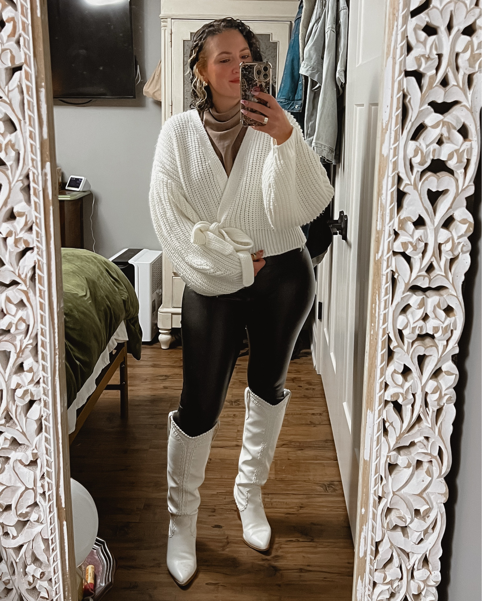 Cardigan or no cardigan? 🍂🤍🍁


#LTKWorkwear #LTKShoeCrush #LTKPetite