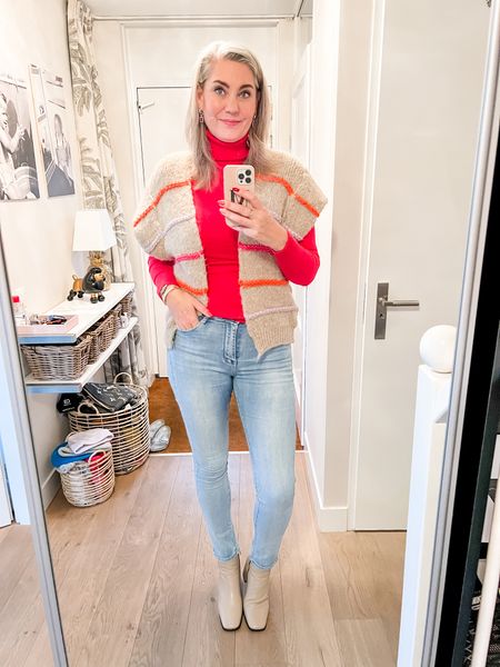 Outfits of the week

Magenta turtleneck sweater is perfect for layering (one size), the taupe knitted vest is from a local boutique (one size). Paired with light blue stretch jeans that fit tts (30). Taupe stacked heeled booties are from van Haren en fit tts. 

#LTKstyletip #LTKcurves #LTKeurope