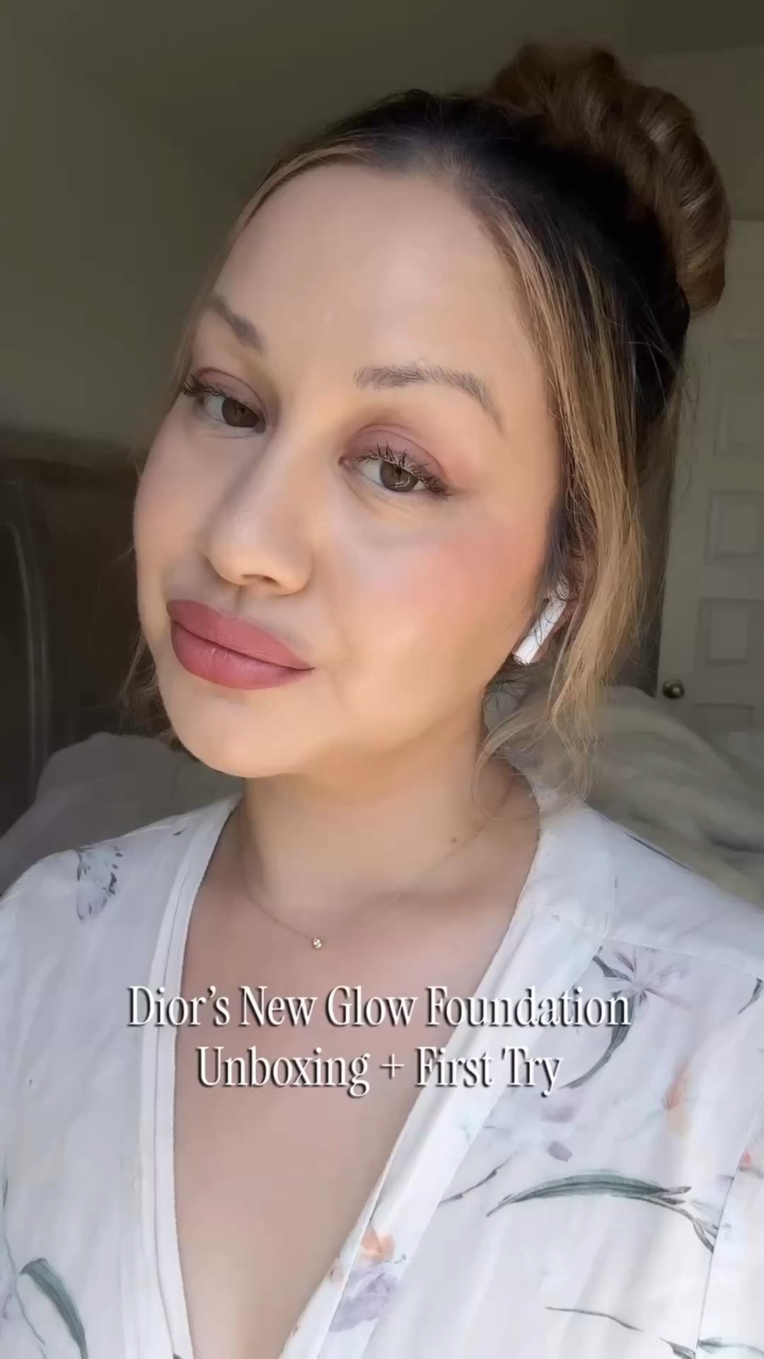I unboxed the new Dior glow foundation and… this surprised me ✨
the finish is so soft and natural on the skin

⸻

#diorbeauty #glowskin #luxurybeauty





#LTKBeauty