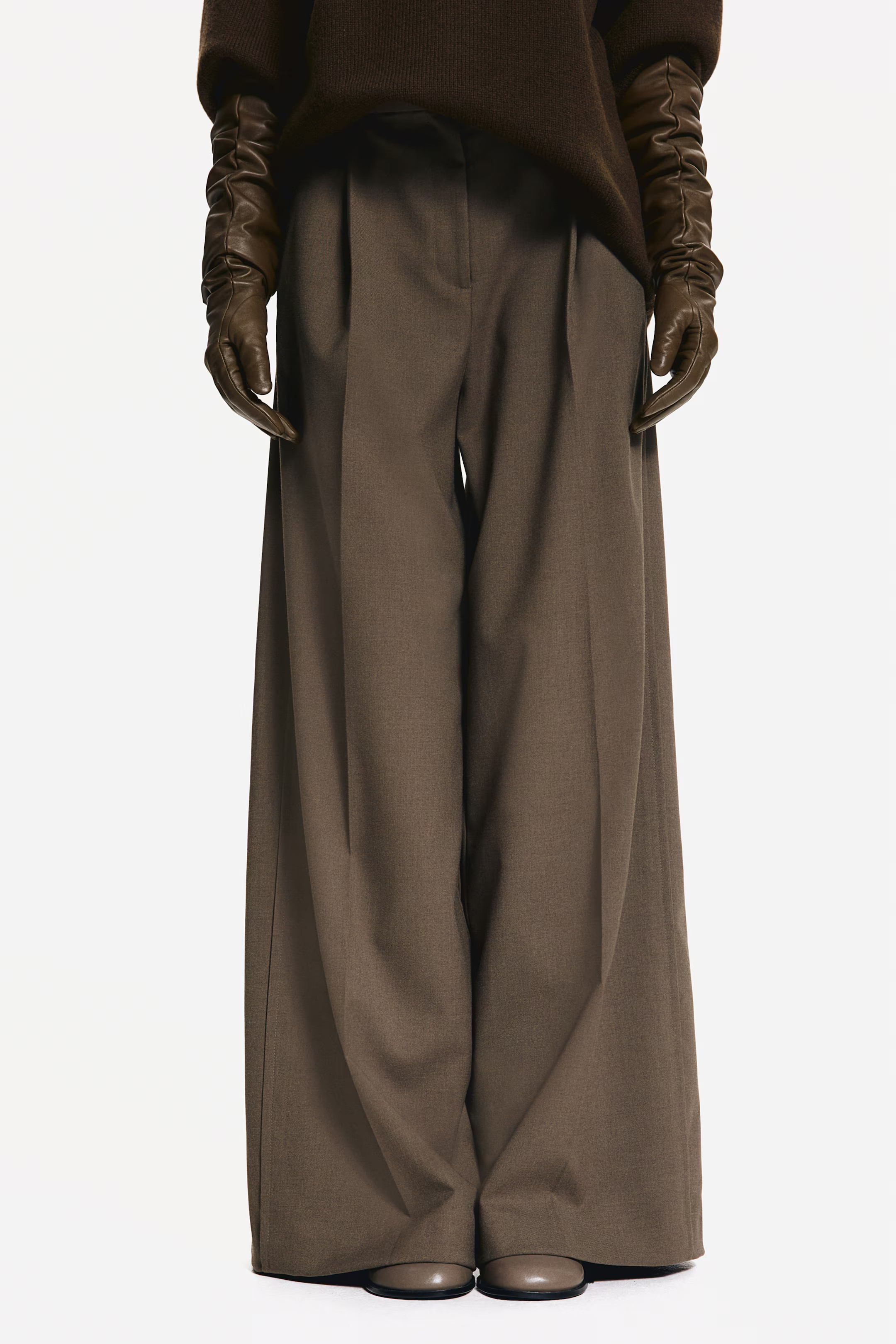 Wide twill trousers - Regular waist - Extra-long legs - Dark khaki green - Ladies | H&M GB | H&M (UK, MY, IN, SG, PH, TW, HK)