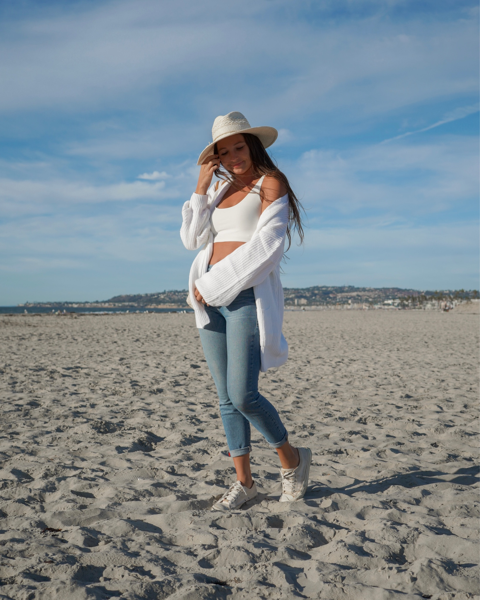 Comfy cozy white sweater from Amazon, perfect for fall! Paired with Good American jeans 🤍

#LTKSeasonal #LTKstyletip #LTKfit