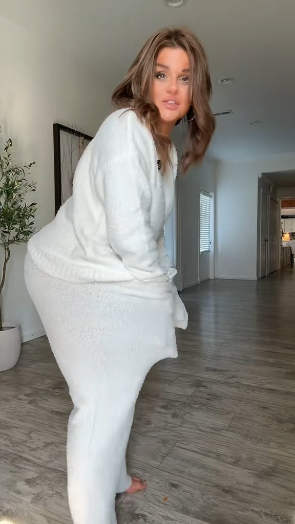 I sized up to a medium and 5 foot 330 pounds. It’s a perfect fit.  

#LTKPetite #LTKStyleTip #LTKFindsUnder50