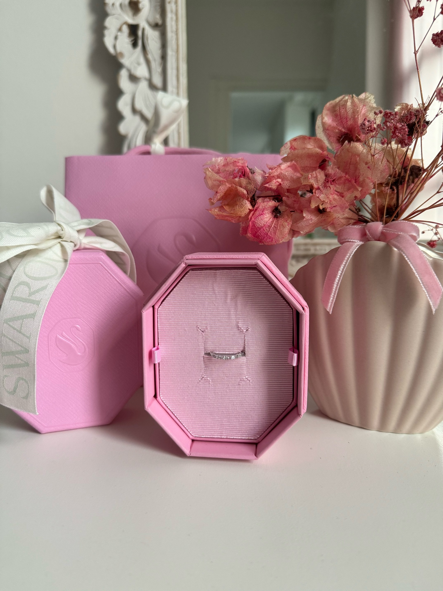 My most worn ring from Swarovski 😍 It’s minimal, sparkly and dainty ❤️

#LTKnederlands #LTKeurope #LTKsummer