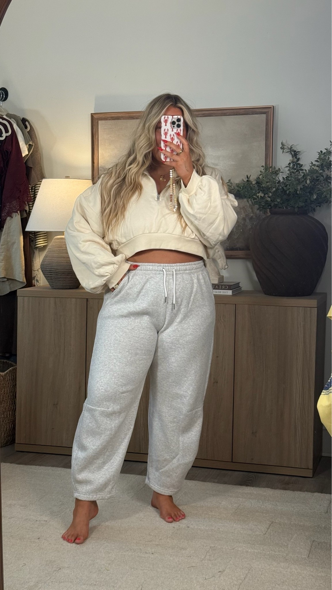 Will absolutely be wearing this cropped quarter zip all season long! Wearing an XL
