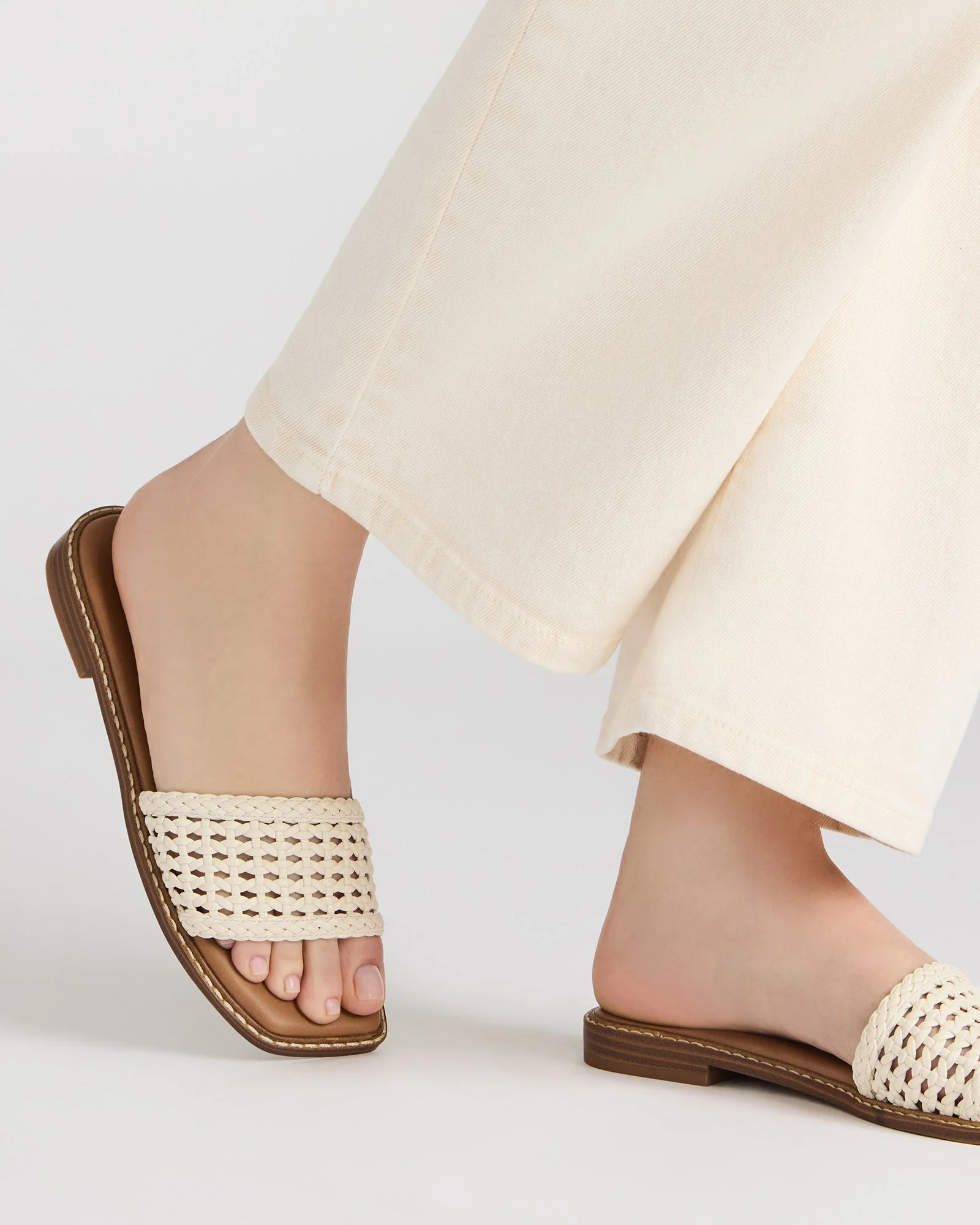 SNIDER White Square-Toe Slide Woven Women's Sandal | Steve Madden (US)