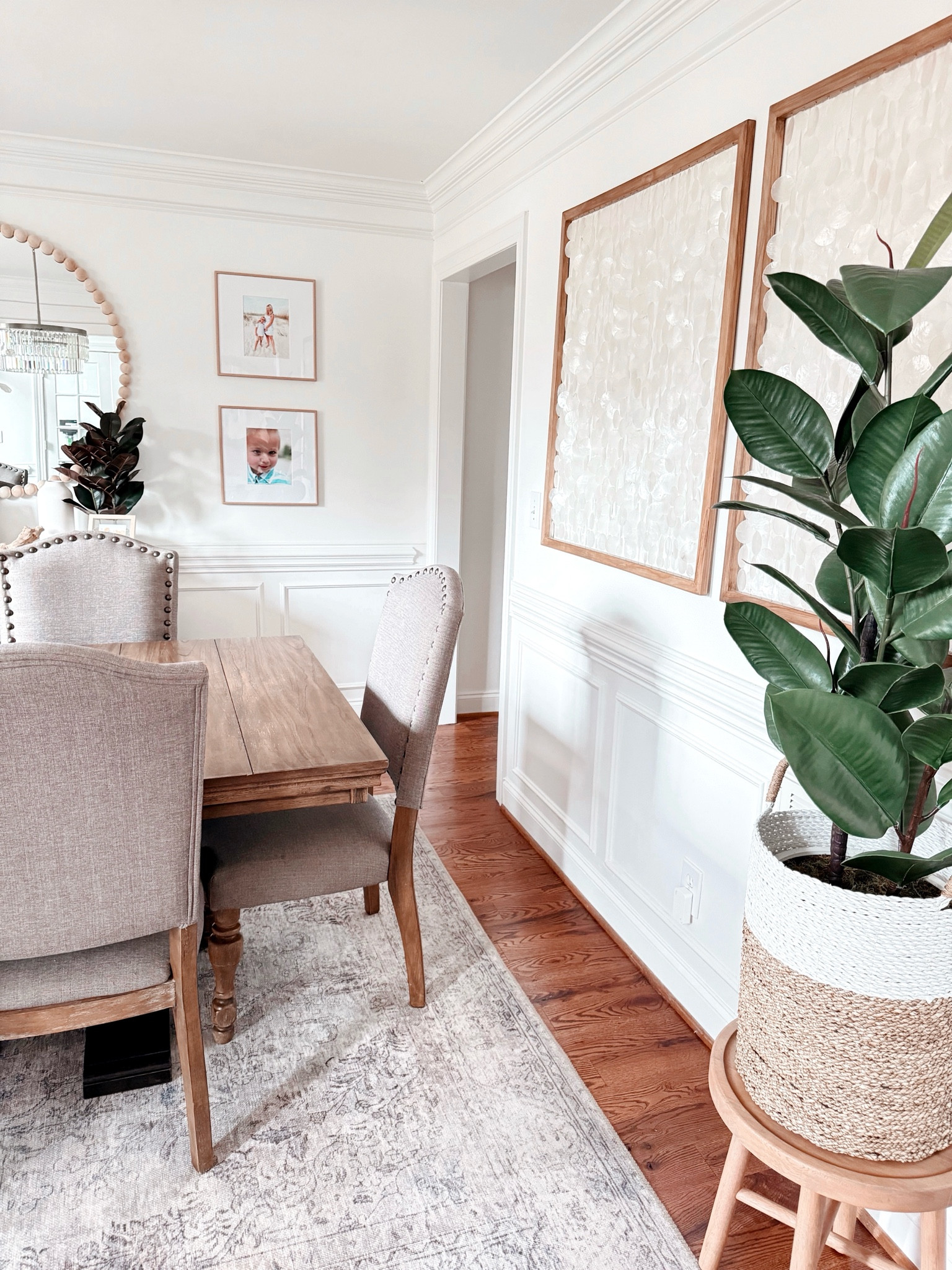 Formal Dining Room ✨ Capiz Shell Art is BACK IN STOCK!! 🙌🏻

Home, Dining Room, Home Decor, Dining Room Table, Chandelier 


#LTKFindsUnder100 #LTKStyleTip #LTKHome