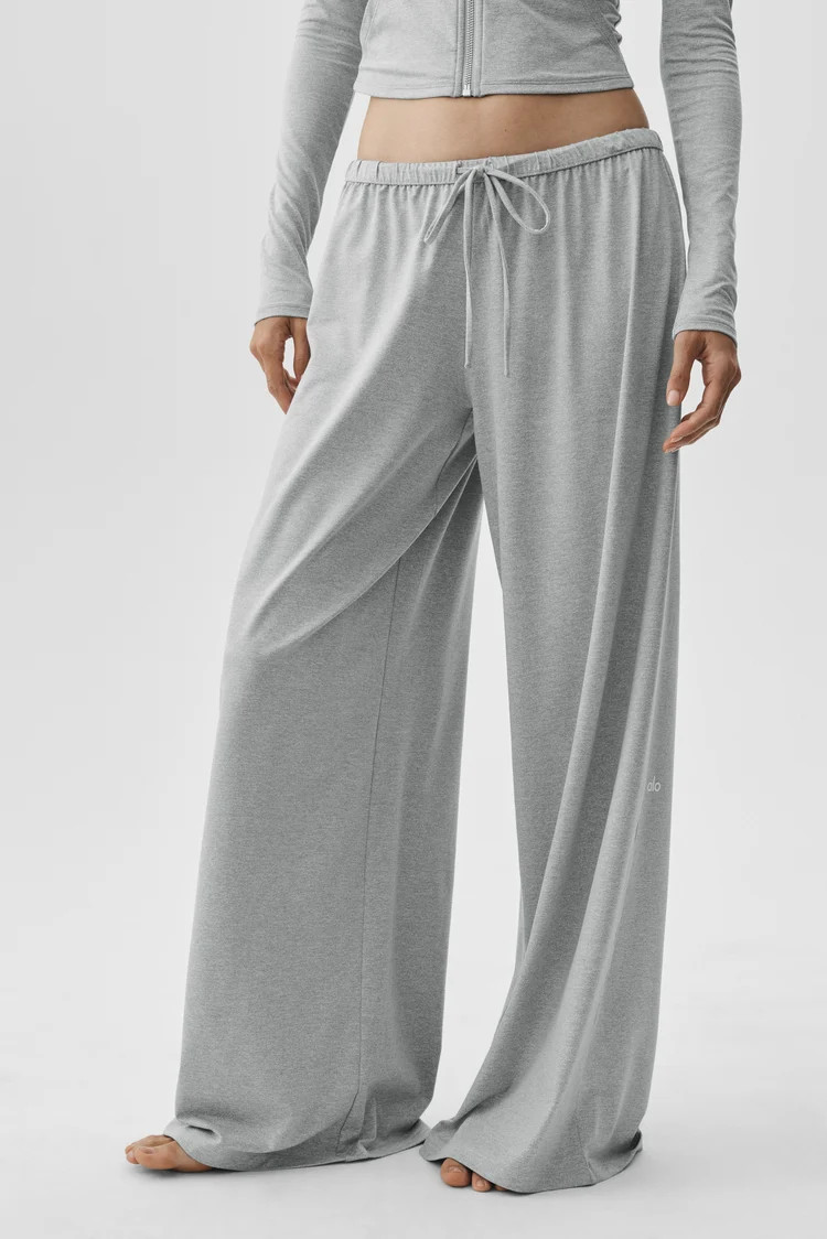 Alosoft Mid-Rise Finesse Wide Leg Sweatpant | Alo Yoga