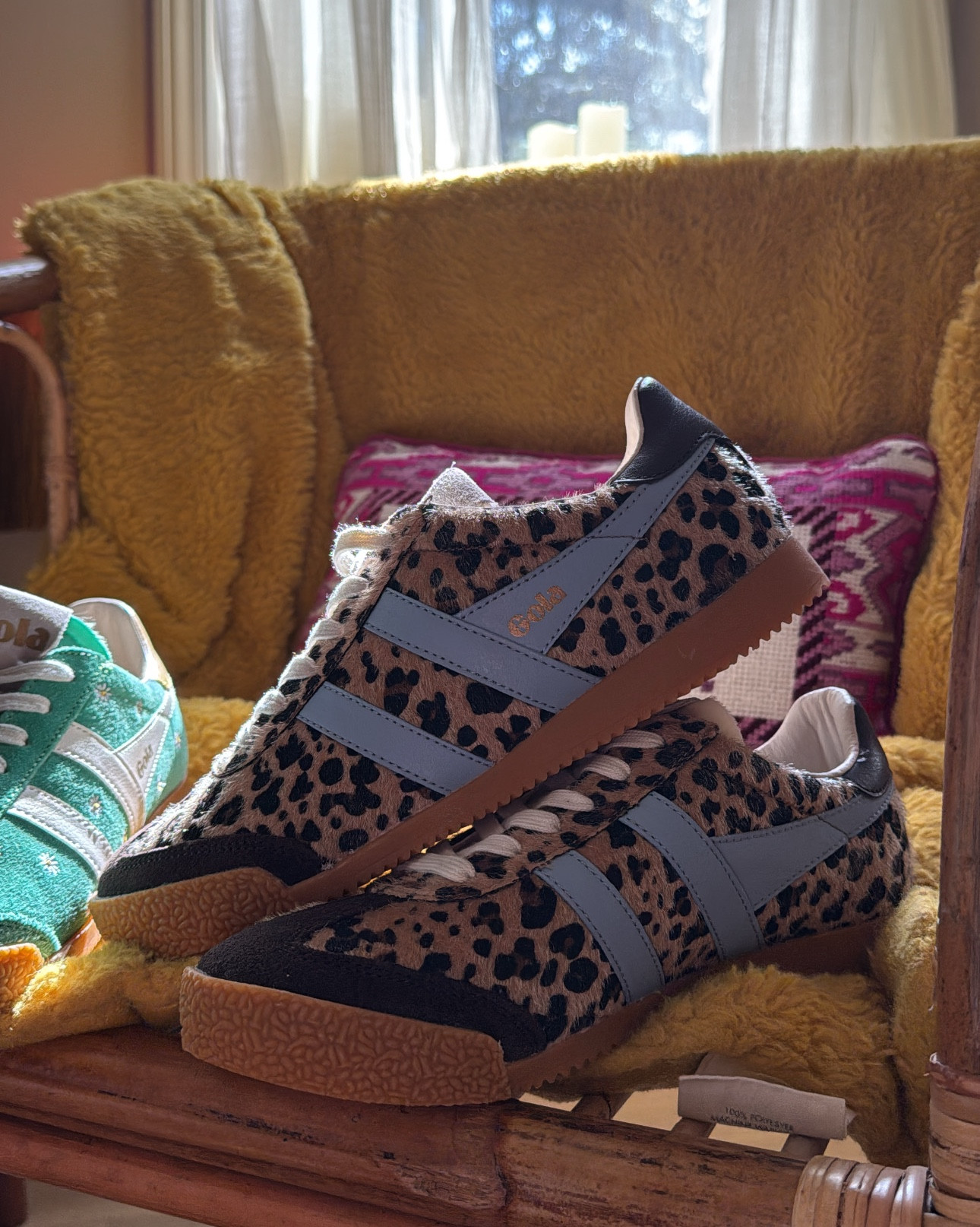 proud owner of two Gola sneaks!! 
found at my local instore Anthro
extremely comfortable!! these my daily’s now :)