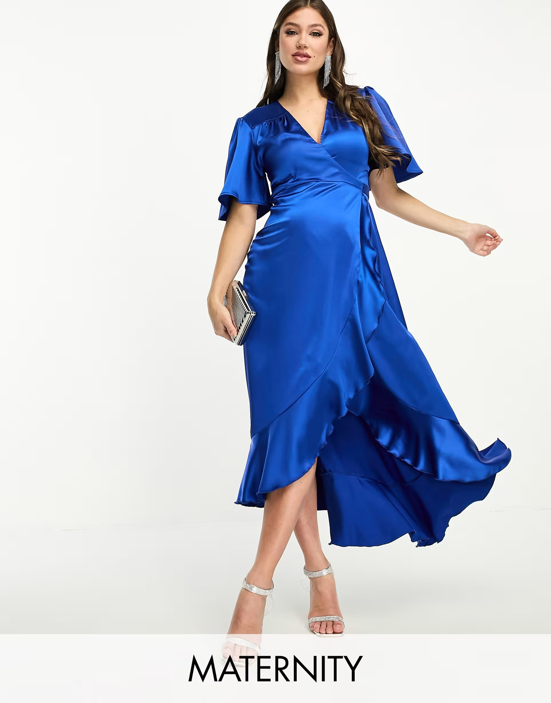 Flounce London Maternity – Midikleid in Kobaltblau mit Wickeloptik und Flatterärmeln | ASOS (Global)