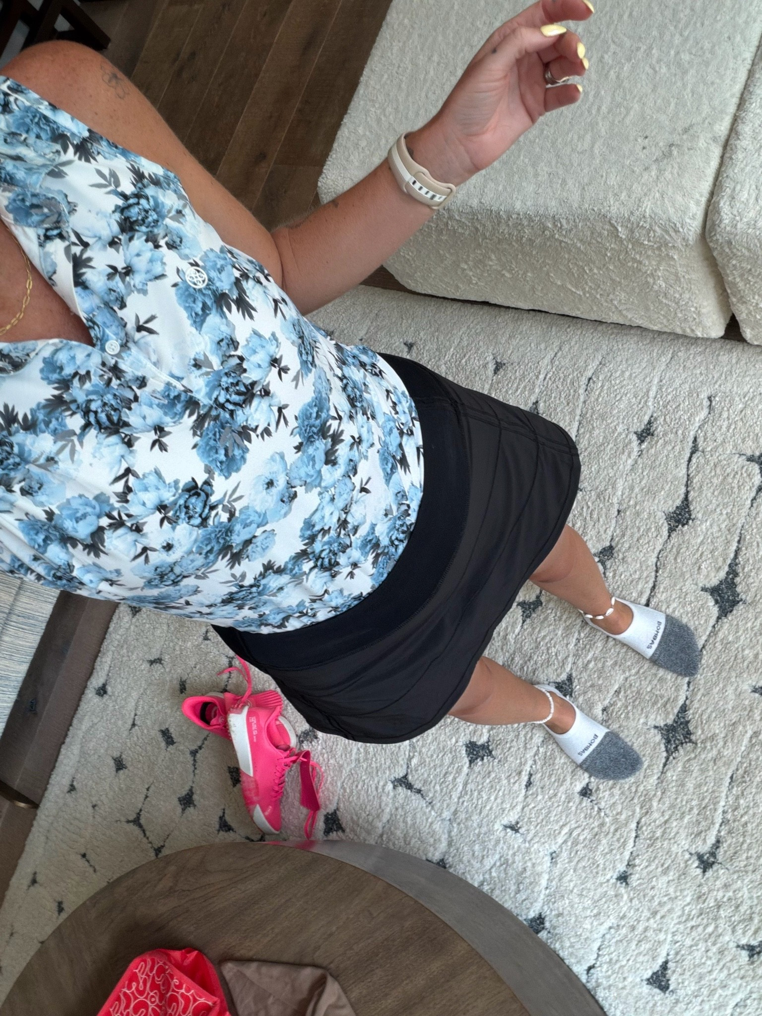 Golf outfit ideas for women 
Golfing date 
Blue floral g/fore outfit ideas for golf scrambles