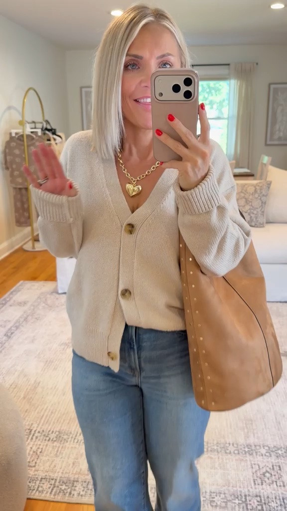 Walmart fall fashion is here and it is GOOD!!🤎😍


Fall outfits, fall fashion, Walmart finds, Walmart fashion, Walmart new arrivals, fall outfit inspo, casual fall outfits, casual outfits, fall sweaters, midsize fashion, petite style

#LTKMidsize #LTKPetite #LTKSeasonal