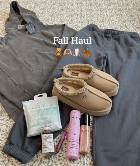 Fall Haul! 
As you can tell, I had a great shopping day today🥰
Size 8 in Tazz, true size. 
Medium in sweatpants. (They are SO soft!!)
XL in hoodie. 