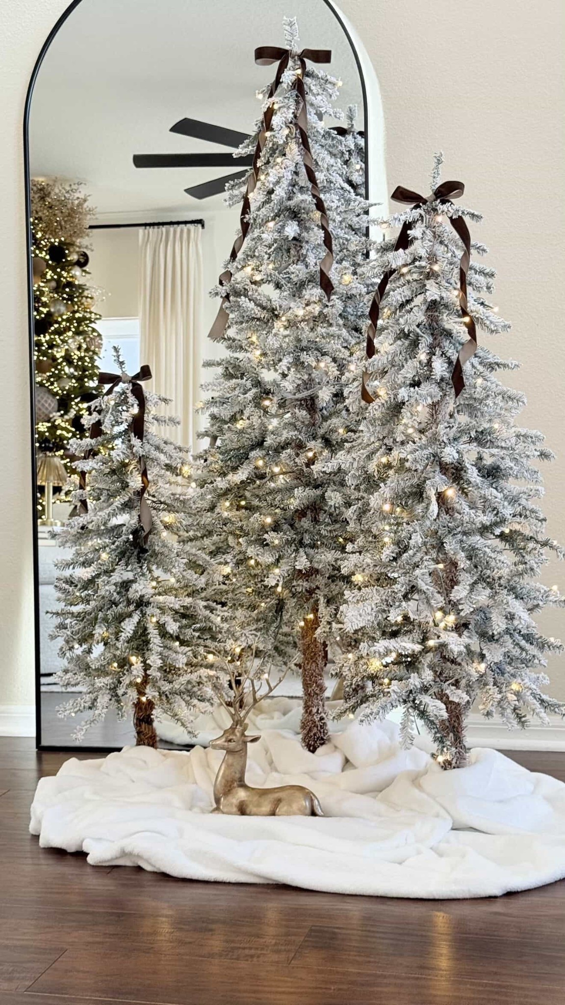 LuxenHome Set of 3 Slim Flocked Christmas Tree, 3’ 4’ 5’ Prelit Fir Small Christmas Tree with Lights, 3 PCs Artificial Trees with 50/85/120 Lights, Faux Xmas Trees Indoor, Outdoor Holiday Decor

Gold deer 

#LTKHoliday #LTKSeasonal #LTKHome