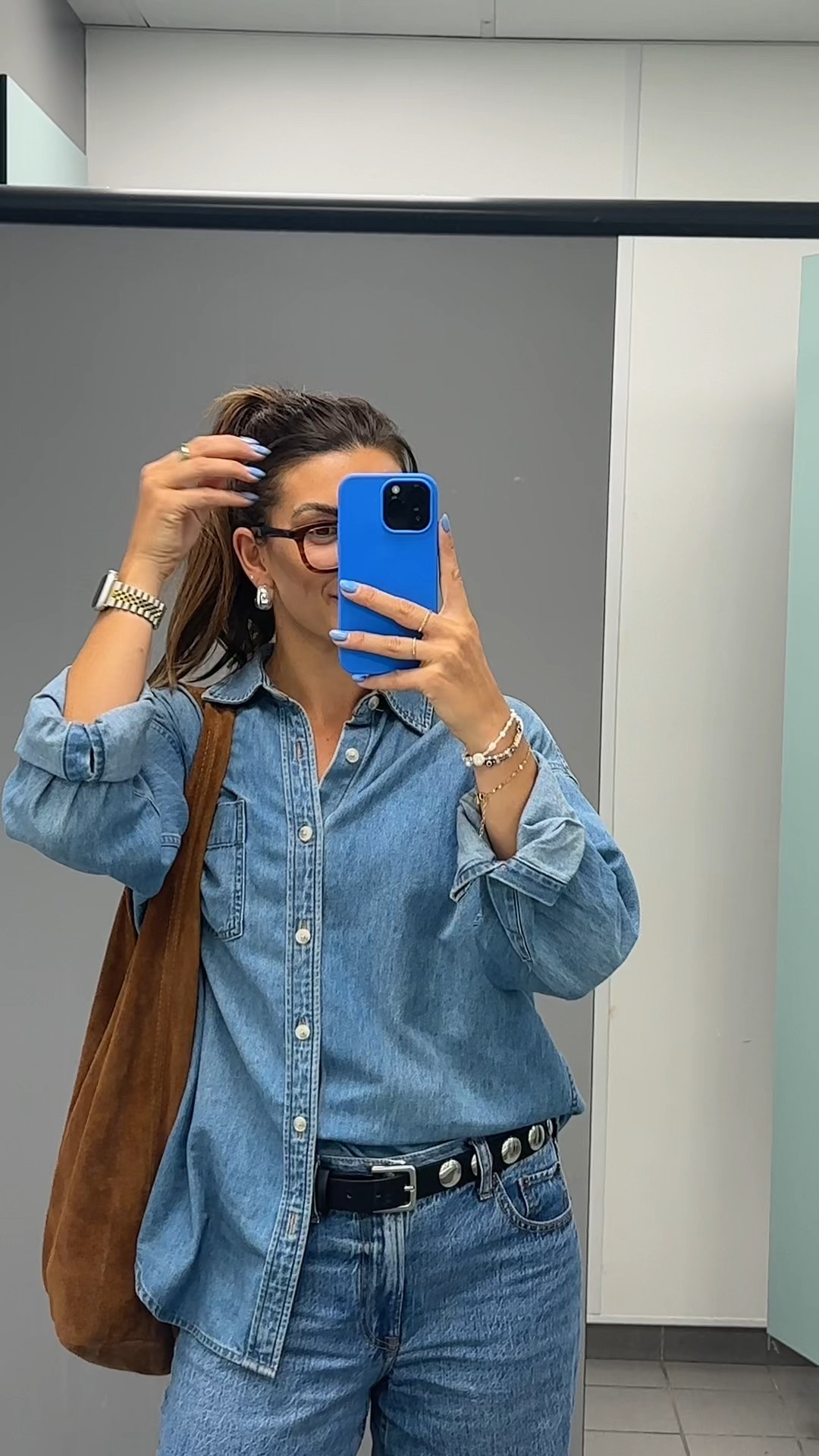 shirt wearing an xs (size down) 
jeans wearing a 26 (size down) 


#LTKstyletip #LTKfitness #LTKcanada