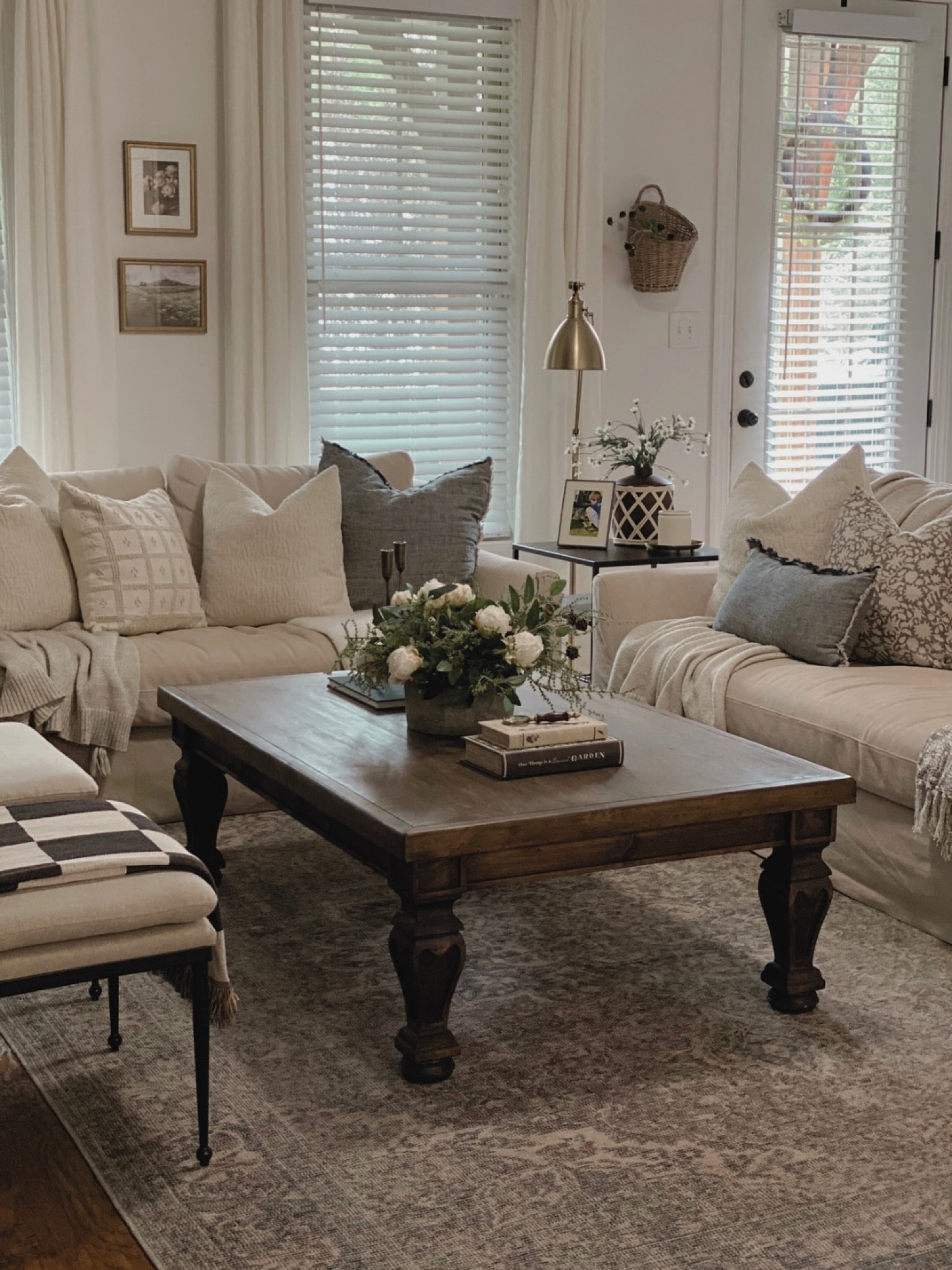 Summer Living Room 

#LTKhome #LTKSeasonal