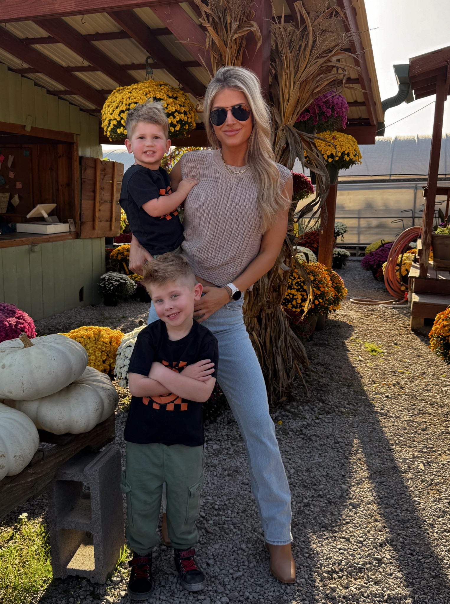 Fall fit ✨

Size xs in top
25 in jeans